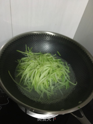 拌佛手瓜的做法步骤：4