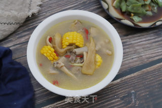 竹荪玉米鸡汤的做法步骤：9