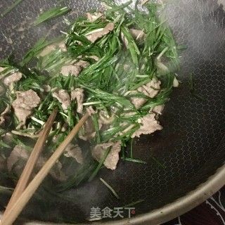 野葱炒牛肉的做法步骤：15