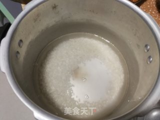 南瓜燕麦粥的做法步骤：1