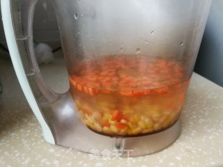 胡萝卜板栗玉米汁的做法步骤：2