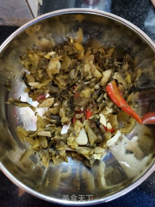 香菇鸡汤米粉的做法步骤：3