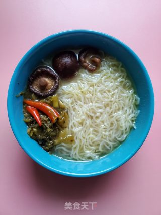 香菇鸡汤米粉的做法步骤：8