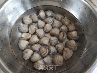小白菜蚶子豆腐汤的做法步骤：2