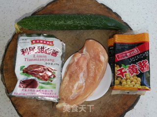 酱爆鸡丁的做法步骤：1
