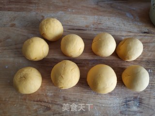 南瓜荷叶饼的做法步骤：6