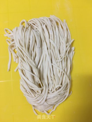 手擀面的做法步骤：7