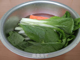 什锦鸡蛋饼的做法步骤：1