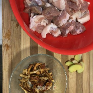红烧羊肉的做法步骤：1