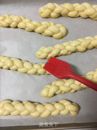 糖霜麻花面包的做法步骤：12