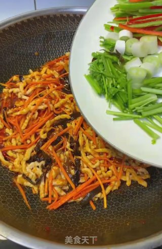 鱼香肉丝的做法步骤：8