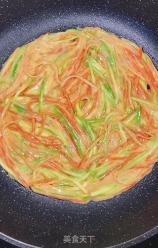 家常西葫芦鸡蛋饼的做法步骤：6