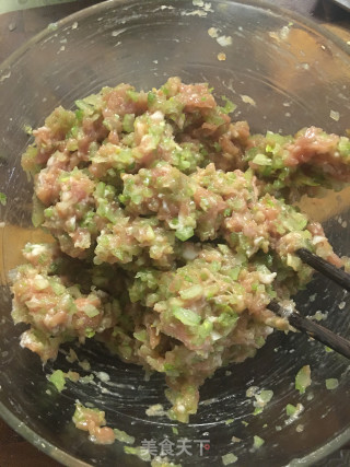 猪肉芹菜水饺的做法步骤：7