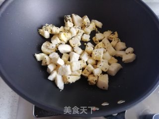 时蔬炒馒头的做法步骤：4