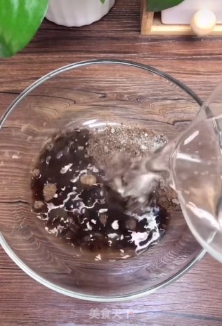 红糖红枣纸杯发糕的做法步骤：2