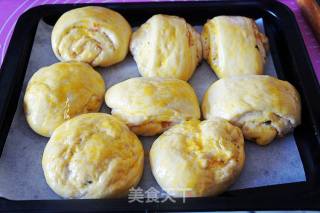 蒜味酱肉松面包的做法步骤：10