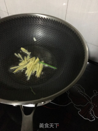 芹菜炒猪肝的做法步骤：10