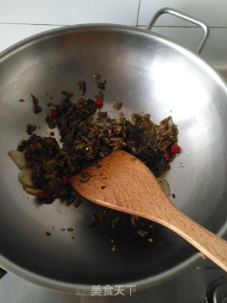 牛肉丸酸菜米粉的做法步骤：4