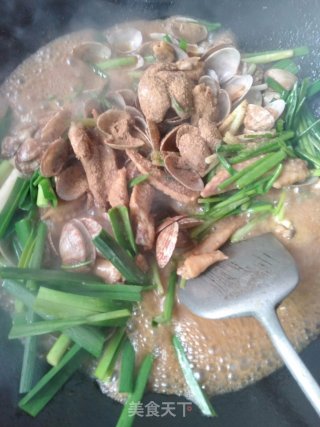 热卤小鸡尖花甲的做法步骤：9
