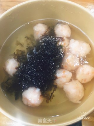 紫菜下丸汤的做法步骤：4
