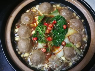 金针菇千张煮撒尿牛丸的做法步骤：11