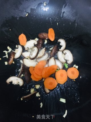 腐竹焖香菇的做法步骤：6