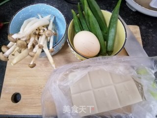 秋葵豆腐羹的做法步骤：1