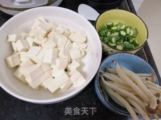 秋葵豆腐羹的做法步骤：2
