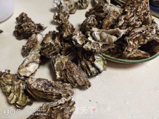 蒜蓉粉丝生蚝的做法步骤：1