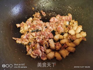 肉丁炒玉米的做法步骤：3