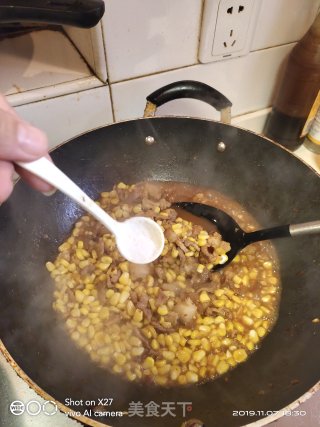 肉丁炒玉米的做法步骤：8