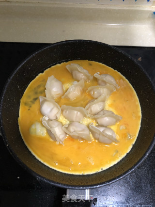 蛋抱虾肉饺的做法步骤：5