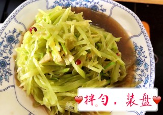 凉拌青笋的做法步骤：6