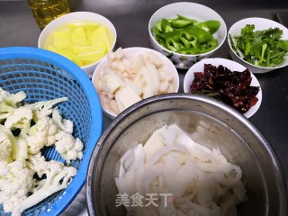 麻辣香锅的做法步骤：1
