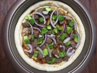 风情牛肉披萨的做法步骤：9
