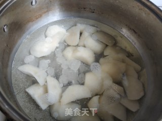 冰糖雪梨红枣汤的做法步骤：5