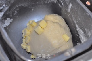 砂糖麻花面包的做法步骤：1