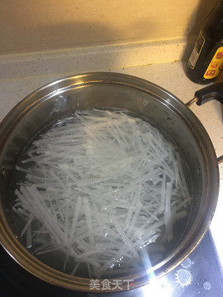 萝卜丝虾仁汤的做法步骤：3