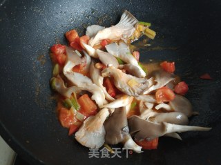双菇番茄豆腐汤的做法步骤：9