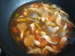 双菇番茄豆腐汤的做法步骤：10