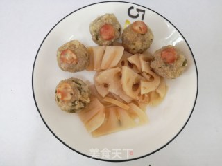 一个人的精致简餐：莲藕糯米粉肉丸+椰汁蒸五谷饭的做法步骤：9