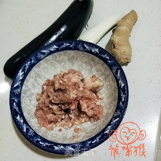 肉末茄丁卤面的做法步骤：1