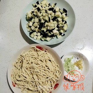 肉末茄丁卤面的做法步骤：2
