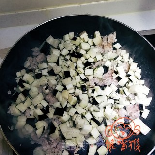 肉末茄丁卤面的做法步骤：5