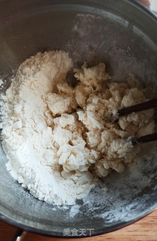 半烫面葱花饼的做法步骤：2