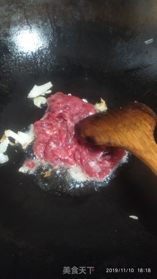 牛肉炒红萝卜的做法步骤：4
