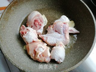 土豆焖鸡的做法步骤：2