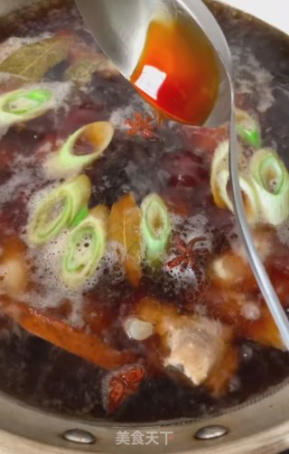 猪蹄焖花生的做法步骤：8