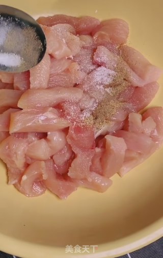 糖醋里脊（鸡肉版）的做法步骤：2