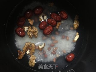 大米核桃粥的做法步骤：7